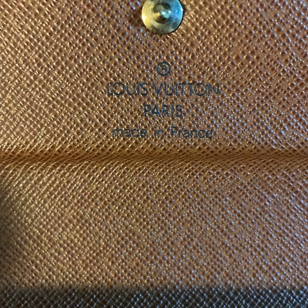 Louis Vuitton trifold passport wallet in monogram - Picture 5 of 11
